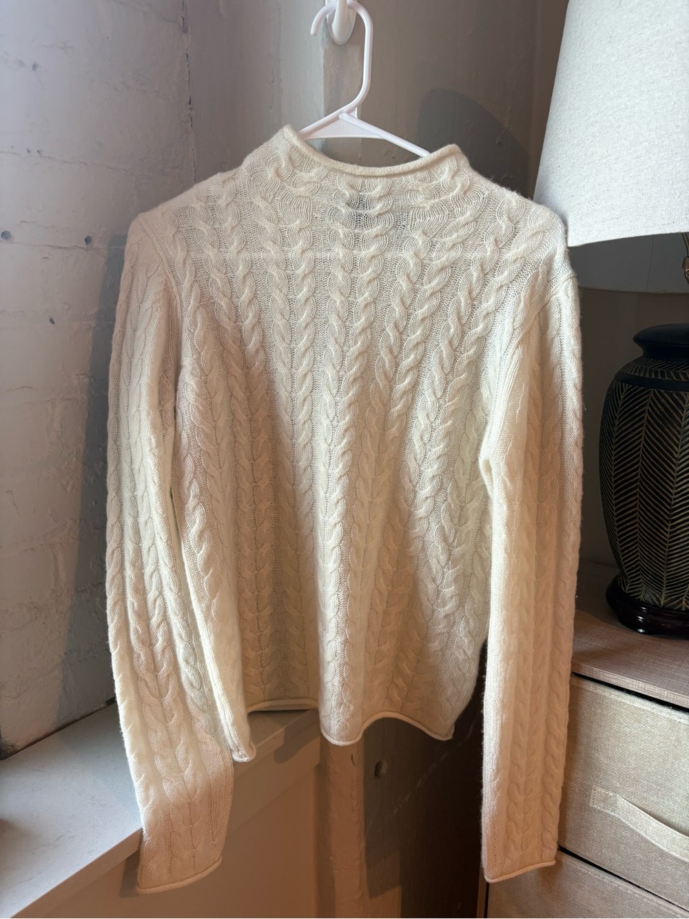 Theory Cream Cable Knit 100% cashmere Sweater